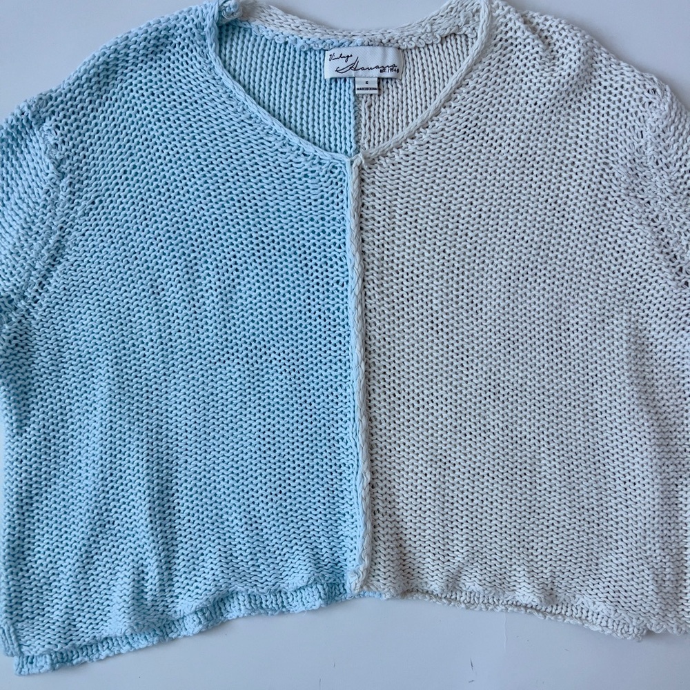 Two-Tone Vintage Havana blue and White Sweater - Picture 2 of 5